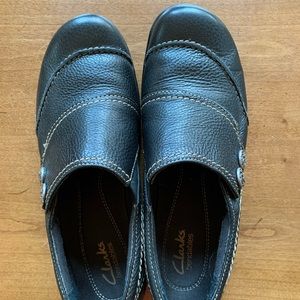 Clark’s Bendables size 8. Leather uppers. Black